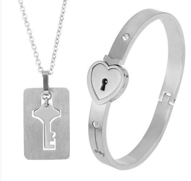Couple's Bracelets Heart-Shaped Padlocks