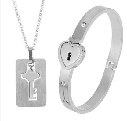Couple's Bracelets Heart-Shaped Padlocks